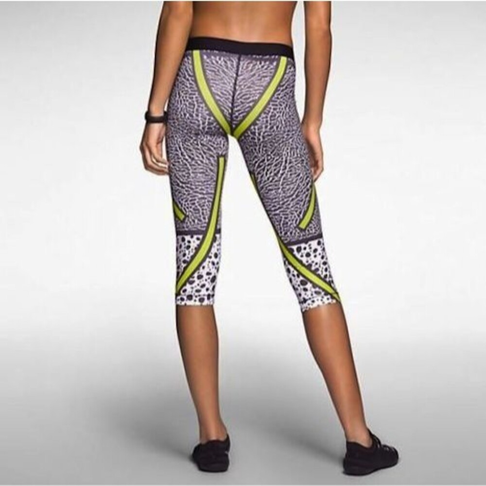 Nike Pro Core Safari Ladies Capri Running Tights - Picture 3 of 3